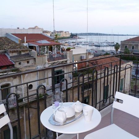 B&B Le Grand Bleu Siracusa - One Hundred Steps From Ortigia -Sea View - Syracuse Ngoại thất bức ảnh