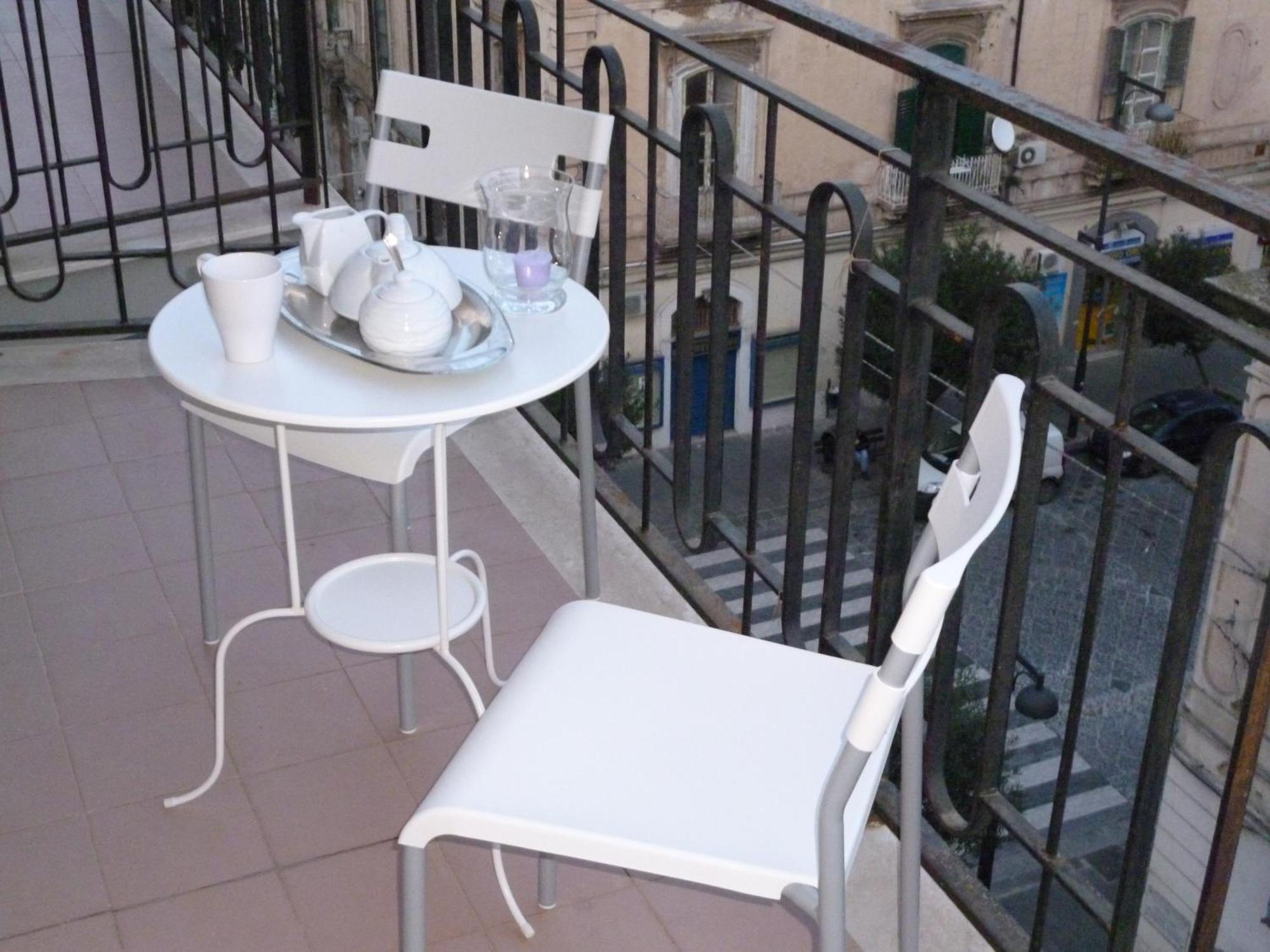 B&B Le Grand Bleu Siracusa - One Hundred Steps From Ortigia -Sea View - Syracuse Ngoại thất bức ảnh